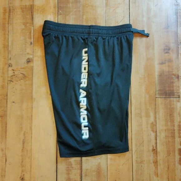Under Armour Black Athletic Shorts Youth large Athesiure Summer - Picture 5 of 9